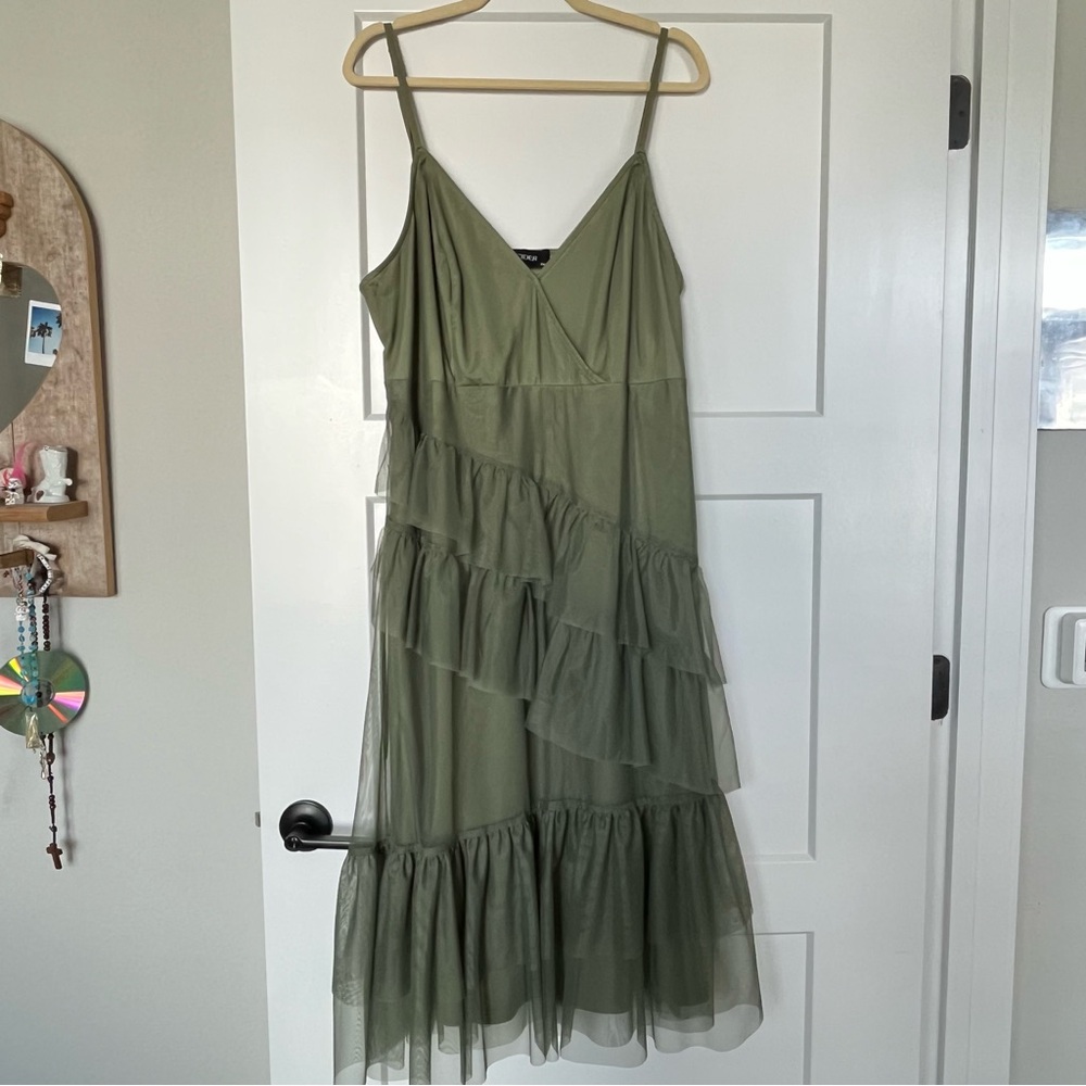 GREEN WOVEN V-NECK RUFFLE TULLE MAXI DRESS
